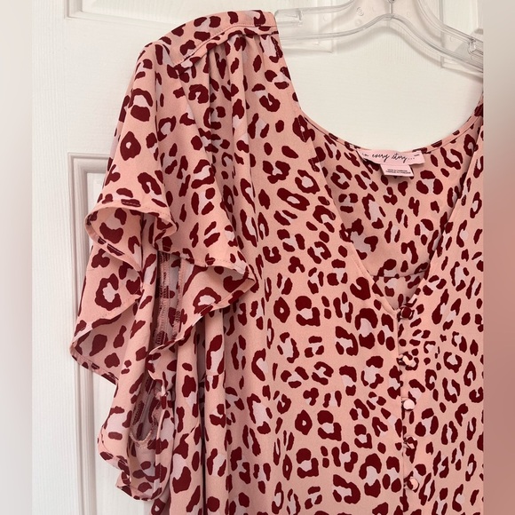 In Every Story Pink Animal Print Blouse 1X - Picture 3 of 10